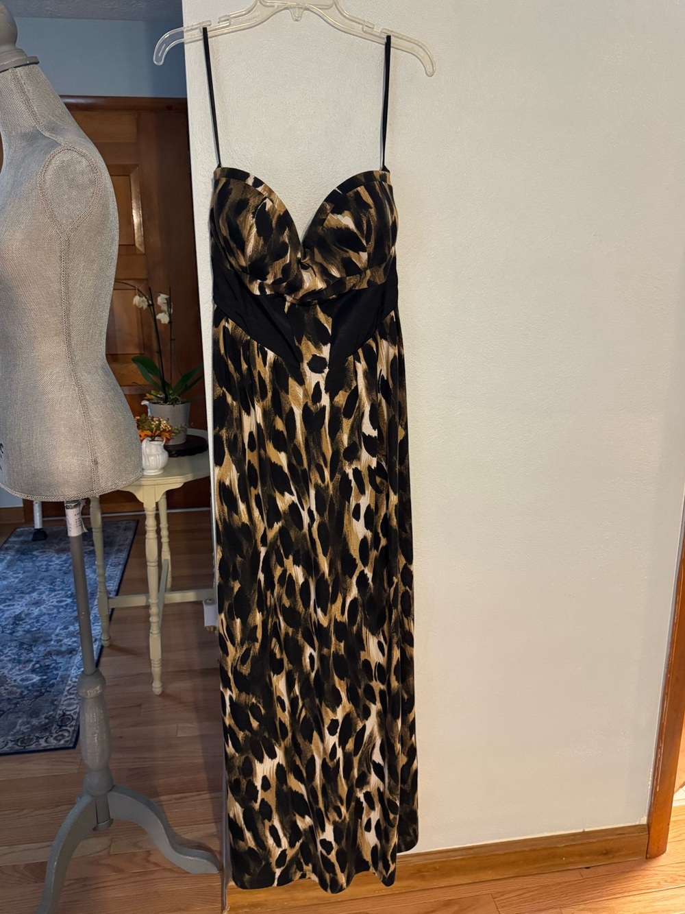 Kardashian Kollection maxi tiger strapless XL